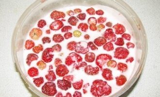Сметанно-ягодный мусс