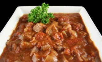 Гуляш из кролика: пошаговый рецепт