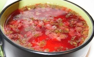Борщ по-польски с колдунами и свекольным квасом
