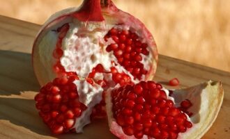 Салат «Калейдоскоп» с говядиной и гранатом