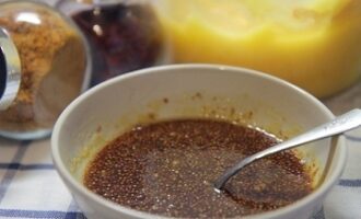 Салат с фунчозой и овощами