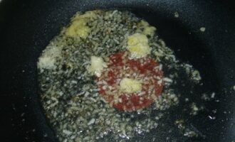 Салат с фунчозой и овощами