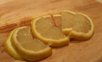Салат с мандаринами и креветками: оригинальный рецепт