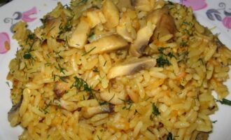 Ароматный плов с грибами