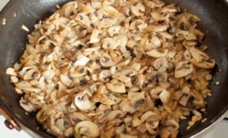 Волованы с курицей и грибами