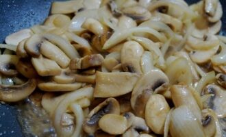 Волованы с курицей и грибами