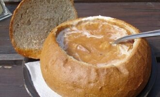 Чешский суп в хлебе