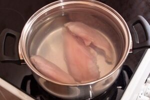 Новогодний салат «Сапожок» с курицей и грибами