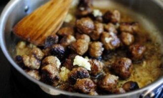 Карбонара с фрикадельками