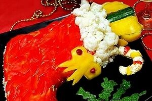 Новогодний салат «Сапожок» с курицей и грибами