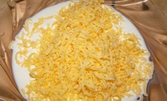 Спаржа в оболочке из шпината и сыра