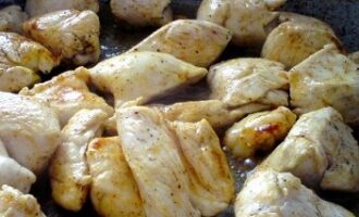 Салат из индейки с апельсином и рукколой – пошаговый рецепт.