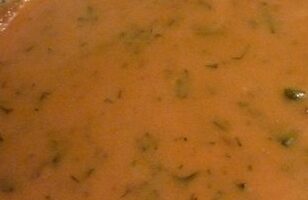 Картофельный соус с зеленью к блюдам из курицы