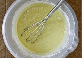 Творожная запеканка с изюмом