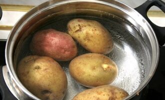 Картофельные клёцки с мясом