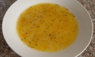 Салат ромэн с моцареллой и травами