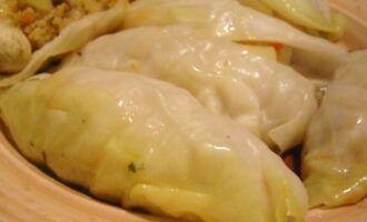 Вегетарианские голубцы с грибами и овощами