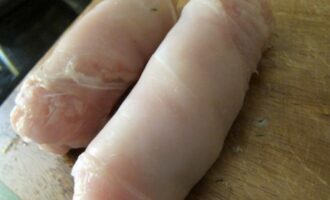 Куриное филе, запеченное с грибами и сыром