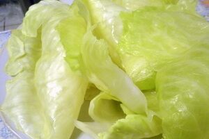 Как приготовить овощной торт с капустными коржами