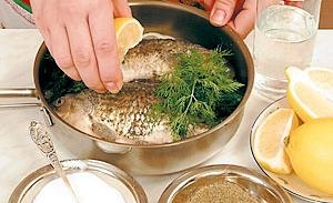 Карп со щавелем в духовке