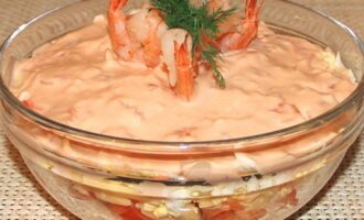 Салат «Розовый фламинго» - рецепт с креветками и особым соусом