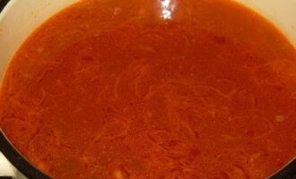 Ароматный суп из говядины с курагой