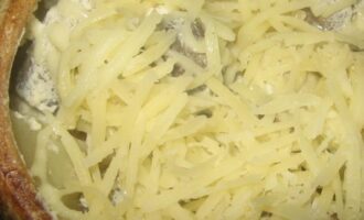 Горшочки с грибами и картошкой