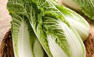Салат «Рыбка» с пекинской капустой, сыром и семгой