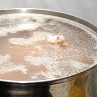 Рецепт заливного «Курица под снегом»