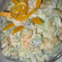 Салат из авокадо с кедровыми орехами — пошаговый рецепт