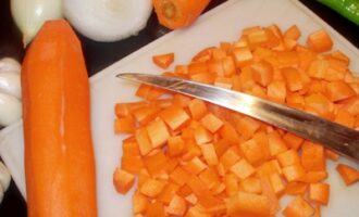 Постный плов с айвой и чесноком