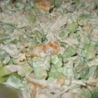 Салат из авокадо с кедровыми орехами — пошаговый рецепт