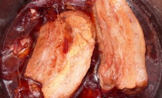 Закуска «Сало в луковой шелухе»