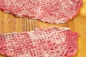 Говяжьи отбивные в сухарях: пошаговый рецепт