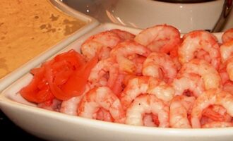 Пикантное фондю «Ассорти» с мясом и рыбой
