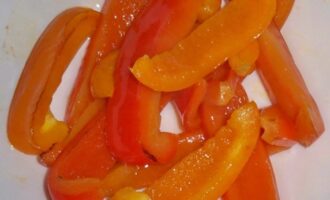 Горячий салат с грибами