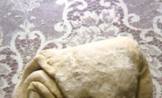 Пирожки в духовке с зеленым луком и яйцом