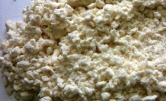 Пирожки в духовке с зеленым луком и яйцом