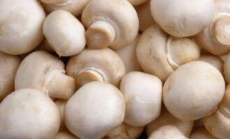 Пирог с начинкой из картофеля и грибов