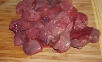 Гуляш из куриной печени