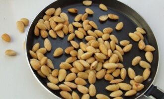Миндальный пирог с киви