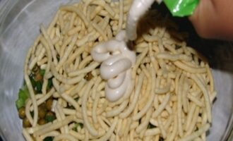 Салат с маринованными шампиньонами