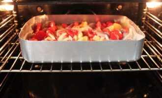 Кролик с картошкой в духовке