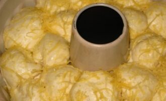 Обезьяний хлеб с сыром и чесноком