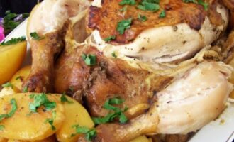 Ароматная курочка с картошкой в мультиварке