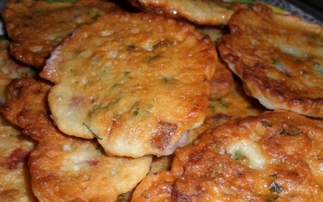 Драники с беконом и зеленью