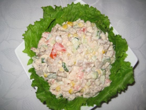 Салат с курицей по-московски