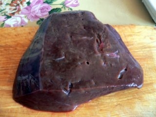 Печень говяжья, томленая в сливках