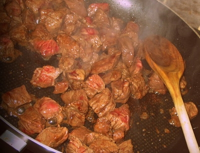Свинина с ананасами и карри