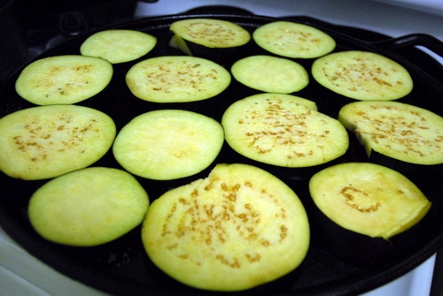 Баклажаны, запеченные с овощами